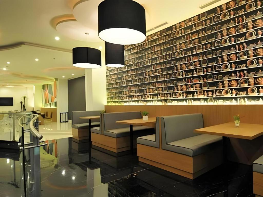 Clay Hotel Jakarta Exteriör bild