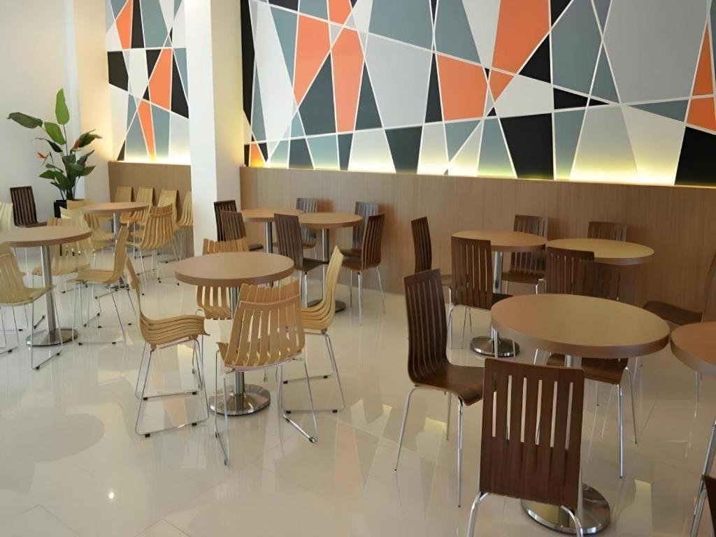 Clay Hotel Jakarta Exteriör bild
