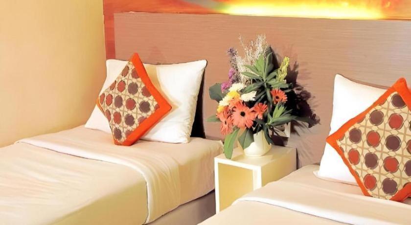 Clay Hotel Jakarta Exteriör bild