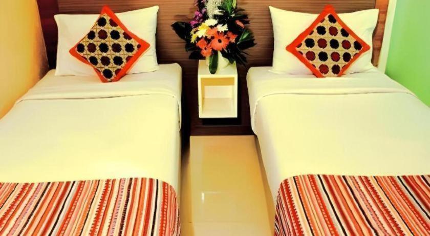 Clay Hotel Jakarta Exteriör bild